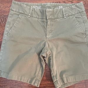 J. Crew ANDIE Women’s olive green shorts. Size 10